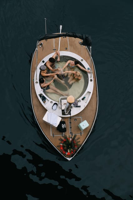 Berlin: Self-drive hot tub boat experience - An Unconventional Way to Explore Berlin