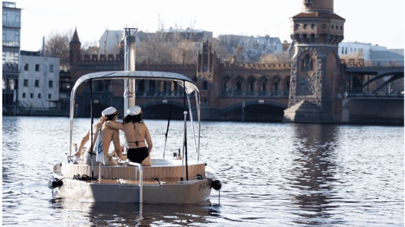Berlin: Self-drive hot tub boat experience - FAQ