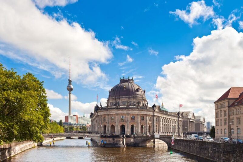 Berlin: Sights and Highlights Bike Tour with a Local Guide - A Practical Introduction to Berlin’s Highlights