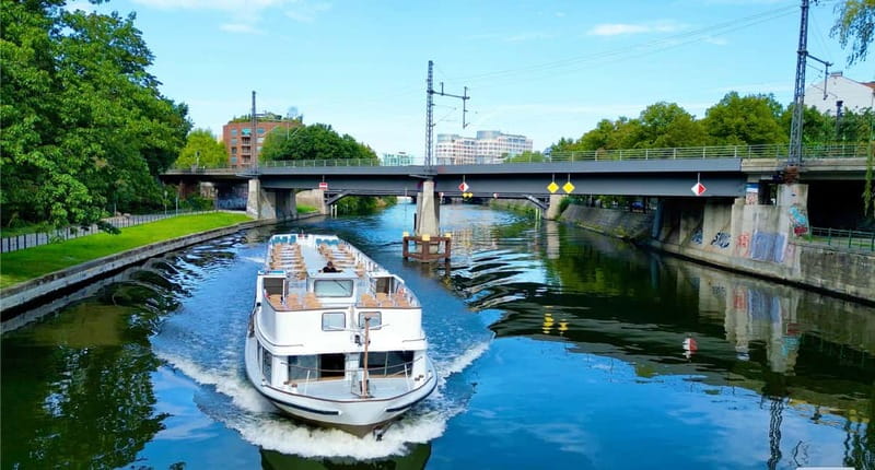 Berlin: Sightseeing Cruise from Berlin Main Station - An Overview of the Berlin Sightseeing Cruise Experience