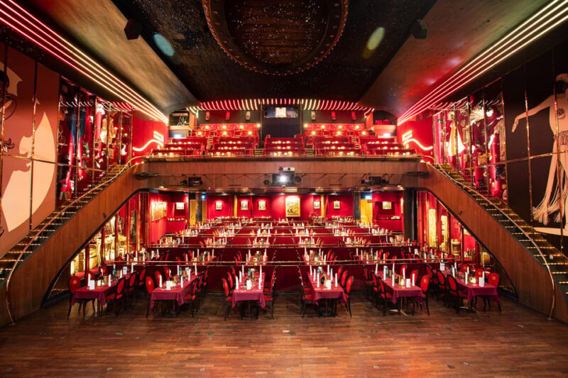 Berlin: Wintergarten Varieté theater tour - Key Points