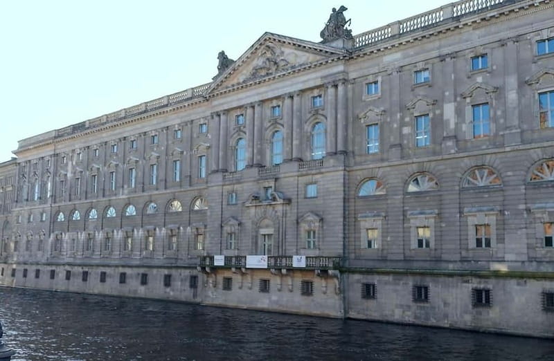 Berlin: World Clock to World Heritage & World War 2 Walk - Who Will Enjoy This Tour?
