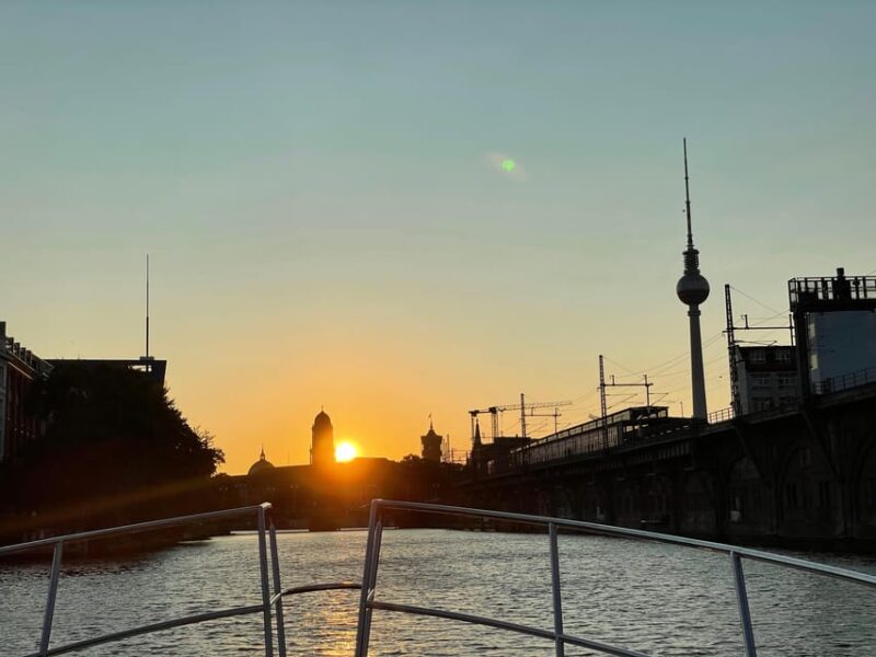 Berlin: Yacht Tour on the Lakes or City - Swimming Opportunities