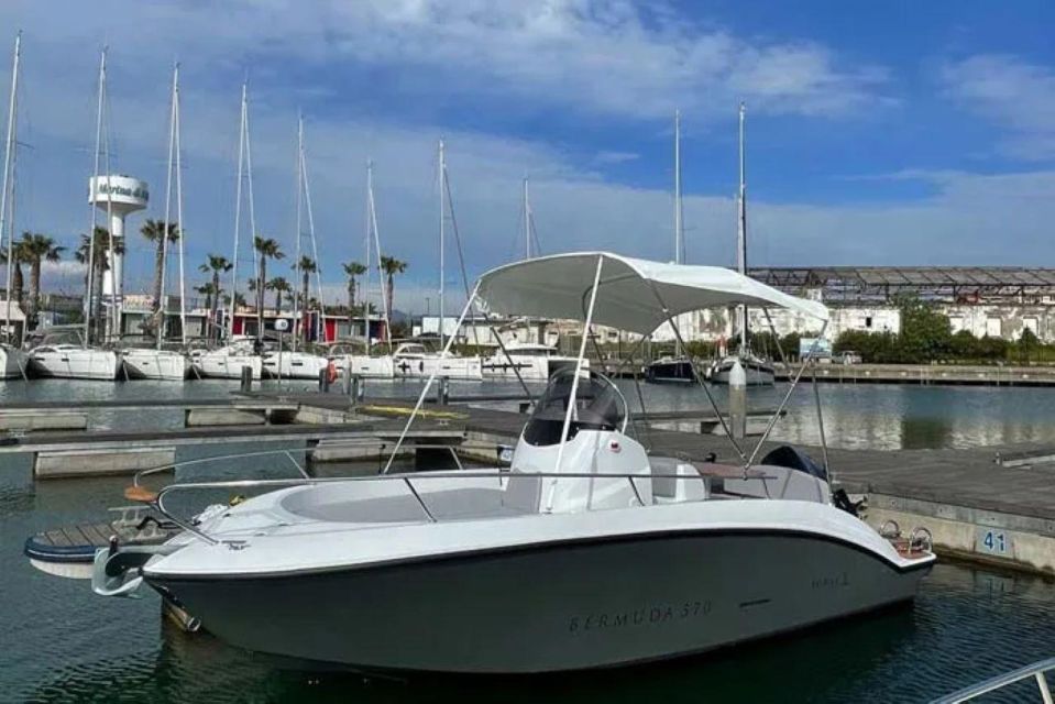 BERMUDA 570 Boat Rental Without a License - Key Points