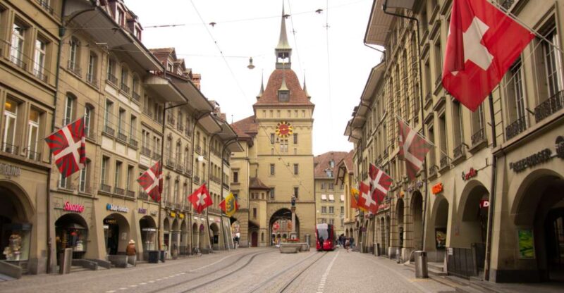 Bern: Capture the Most Photogenic Spots With a Local - Experience Highlights