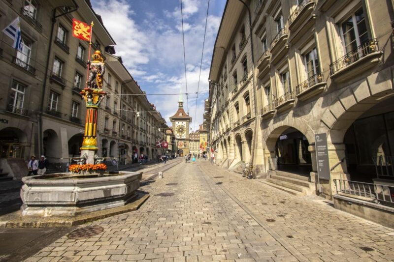 Bern: Express Walk With a Local in 60 Minutes - Meeting Point Details