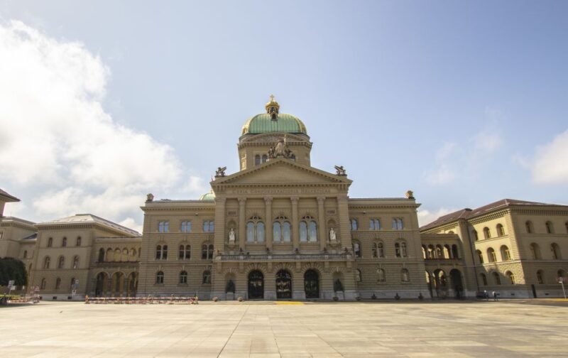 Bern: Express Walk With a Local in 60 Minutes - Additional Tips for Participants