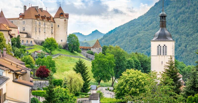 Bern: Gruyères Cheese and Cailler Chocolate Tasting Tour - Tour Experience