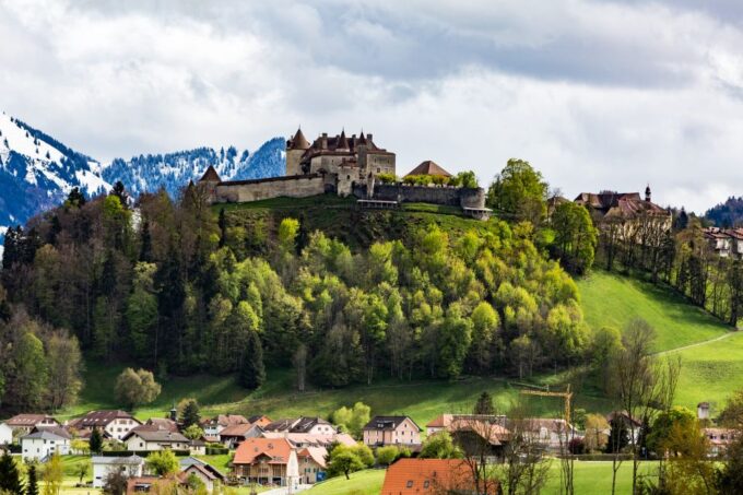 Bern: Gruyères Cheese and Cailler Chocolate Tasting Tour - Cailler Chocolate Tasting