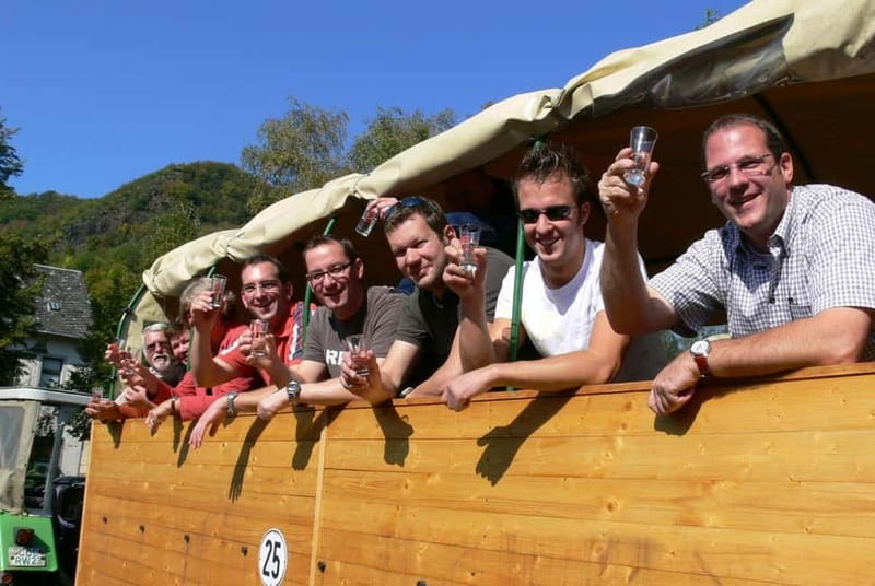 Bernkastel: Boat and covered wagon ride from/to Bernkastel-Kues - A Practical Guide to the Bernkastel Tour Experience  