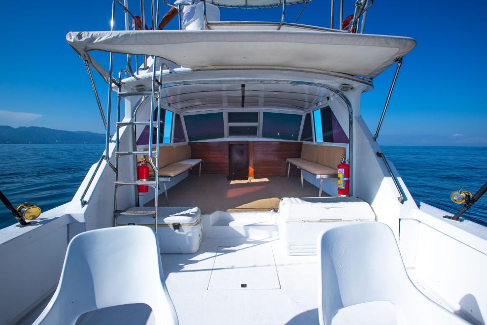 Bertram 38 Convertible Boat in Puerto & Nuevo Vallarta - Key Points