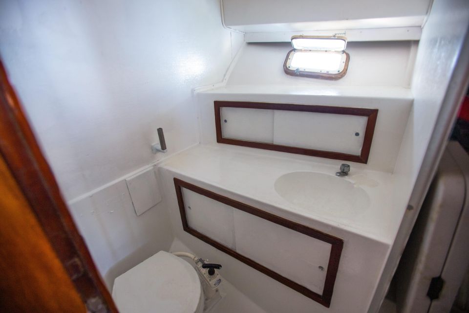 Bertram 38 Convertible Boat in Puerto & Nuevo Vallarta - Booking and Inquiries