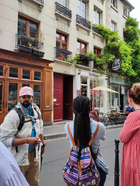 Best Bits of Paris: 40 Favourites Walking Tour 5 Hours - Explore the Charming Neighborhoods