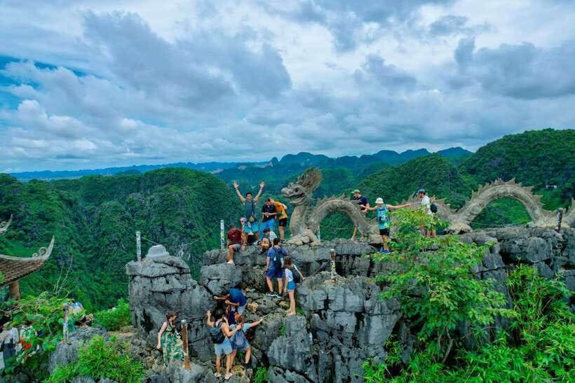 Best Ninh Binh Trip: Bai Dinh, Mua Caves, Trang An Boat Tour - Hiking to Mua Cave