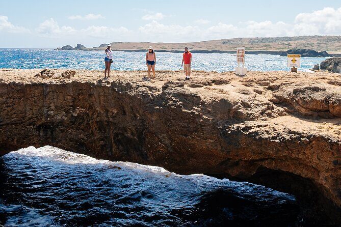 Best of Aruba by Bus - Exploring Aruba’s Best with a Guided Bus Tour