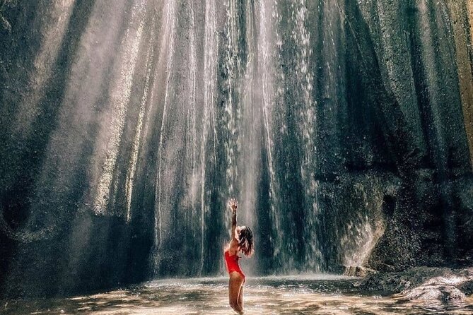 Best of Bali Waterfall, Tegalalang Rice Terrace, Monkey Forest - Experience Tukad Cepung Waterfall