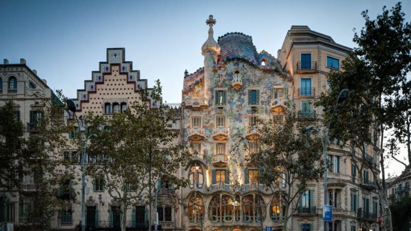 Best of Barcelona & Gaudis Sagrada Familia W/ Hotel Pickup - Tour Features
