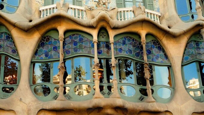 Best of Barcelona & Gaudis Sagrada Familia W/ Hotel Pickup - Frequently Asked Questions
