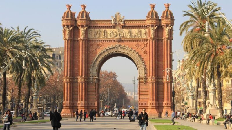 Best of Barcelona: Private Walking Tour with a Local - Key Points