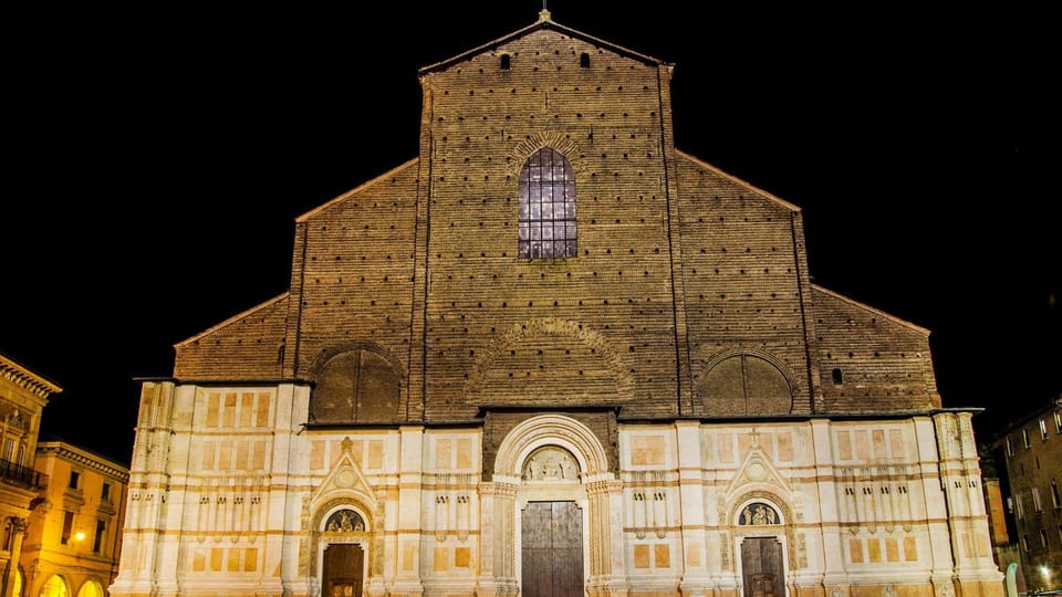 Best of Bologna: Private Walking Tour With a Local - Comfort and Flexibility Recommendations