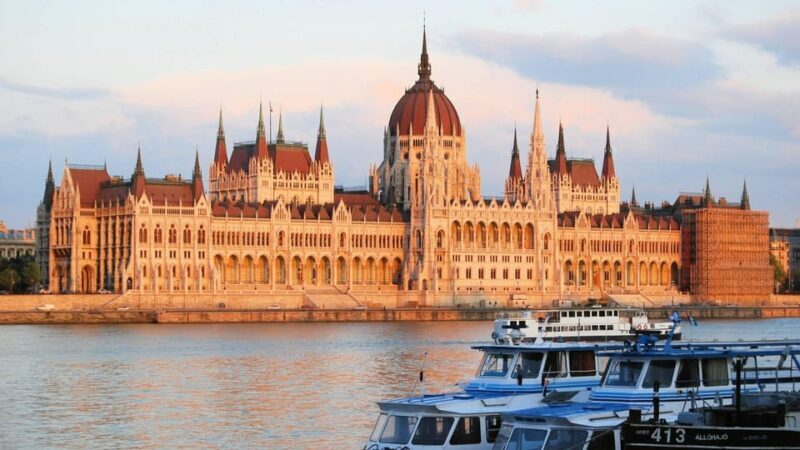Best of Budapest: Private Walking Tour with a Local - Why Choose This Tour?