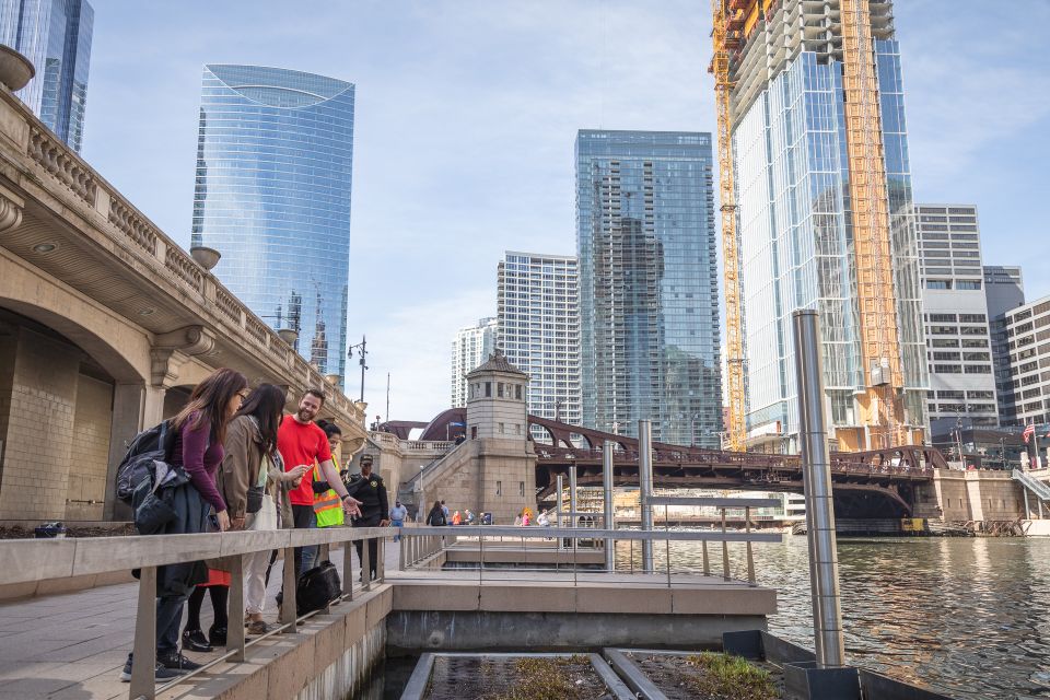 Best of Chicago: Architecture & Highlights City Private Tour - Meeting Point