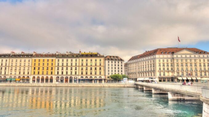 Best of Geneva: Private Walking Tour With a Local - Friendly Guide and Casual Pace