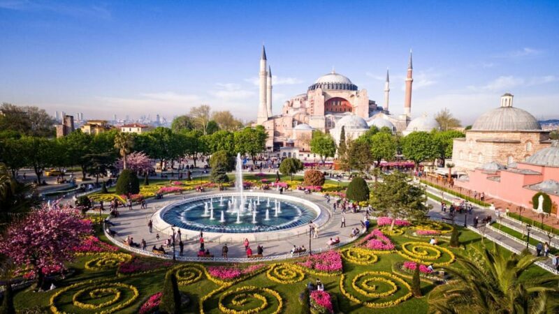 Best of Istanbul: Private Walking Tour with Local - Exploring Istanbul on Foot: What You Can Expect