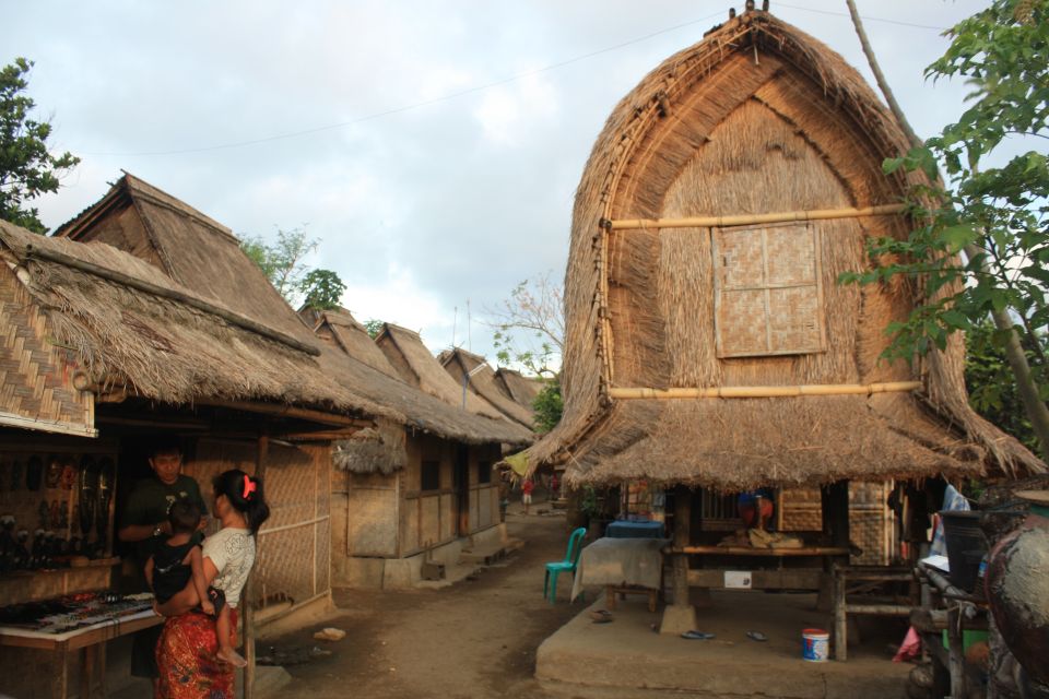 Best of Lombok: Tribe Villages, Traditions & Waterfalls - Senaru Tribal Village and Traditions