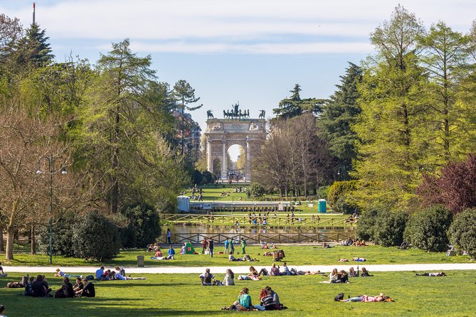Best of Milan Audio Tour: From the Gorgeous Duomo to Castello Sforzesco - Savoring Local Cuisine