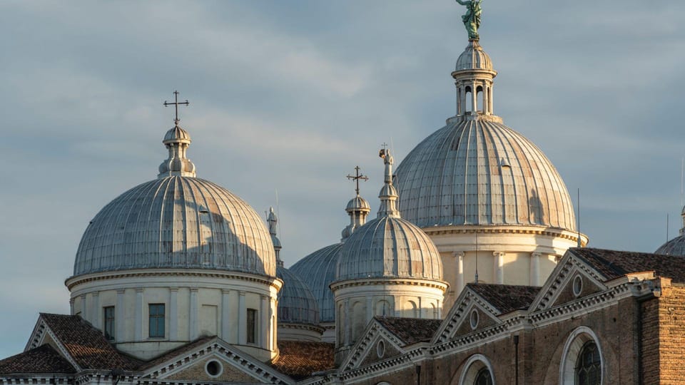 Best of Padova: Private Walking Tour With a Local - Explore Padovas Iconic Sights