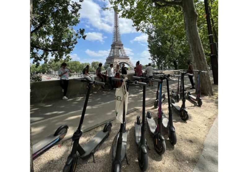 Best of Paris by E-Scooter In Small Group With A Local Guide - Itinerary Highlights
