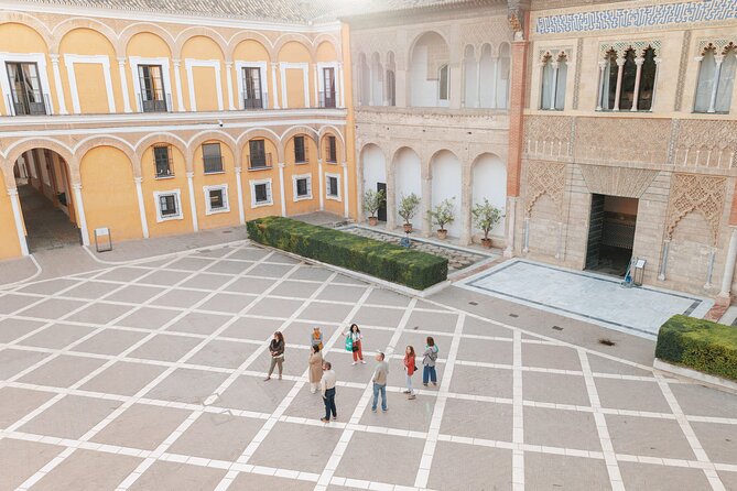 Best of Seville Walking Tour With VIP Alcazar & Cathedral - Group Size and Accessibility