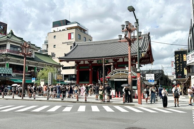 Best of Tokyo Walking Tour Part 1 - Discovering Shibuya Crossing