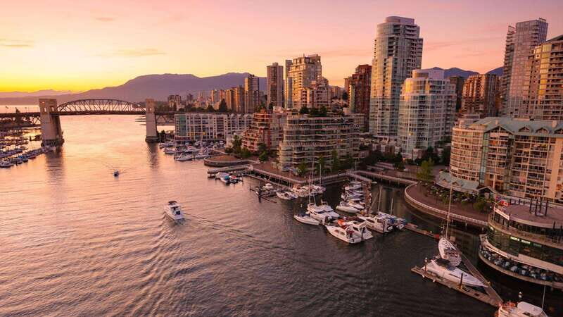 Best of Vancouver: Private Walking Tour with a Local - Detailed Walkthrough of the Tour Experience