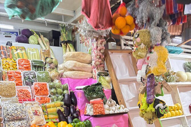 BETWEEN MILAGROS FLAVORS AND SECRETS Urban Tour - Exploring Mexico Citys Hidden Corners