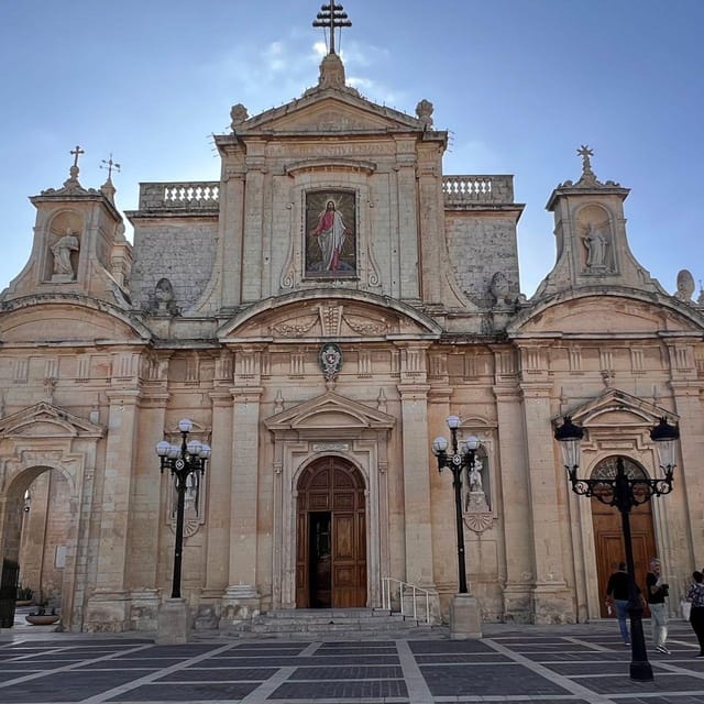 Between Walls and Stories: Pearls of Mdina and Rabat TOUR IN PORTUGUESE - The Experience: Walking and Learning in Historic Malta