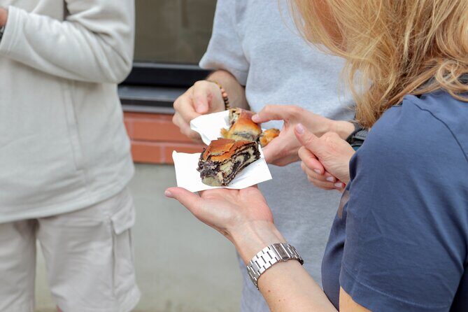 Beyond the Bagel: Montreal Jewish Food Walking Tour - What You’ll Actually Experience