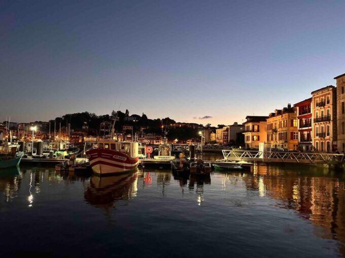 Biarritz: Excursion to Visit the Basque Coast! - Guided Tours and Photo Stops