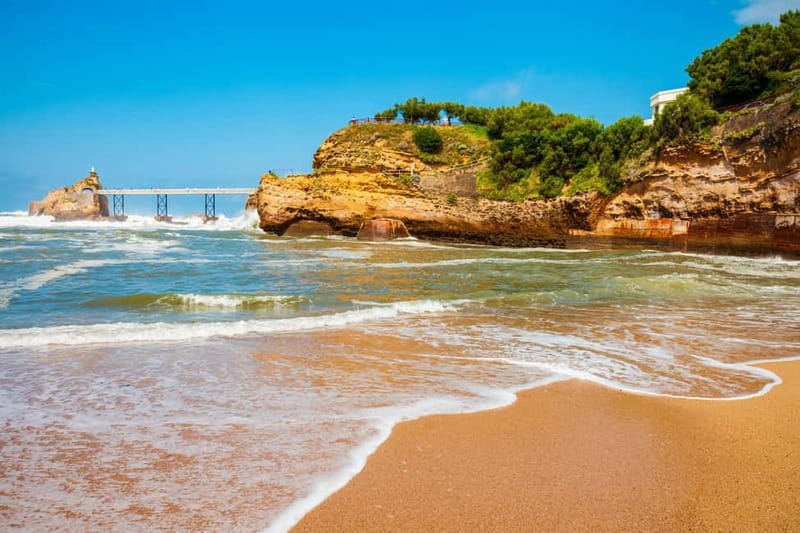 Biarritz: Express Walk with a Local in 60 minutes - The Experience: What Travelers Say