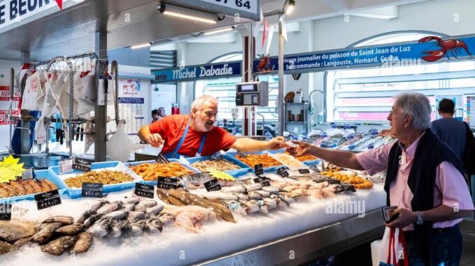 Biarritz Guided Walking & Gourmet Tour - Explore Biarritzs Unique Attractions