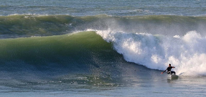 Bidart: Enjoy surfing with experienced and friendly teachers - A Friendly Introduction to Surfing in Bidart