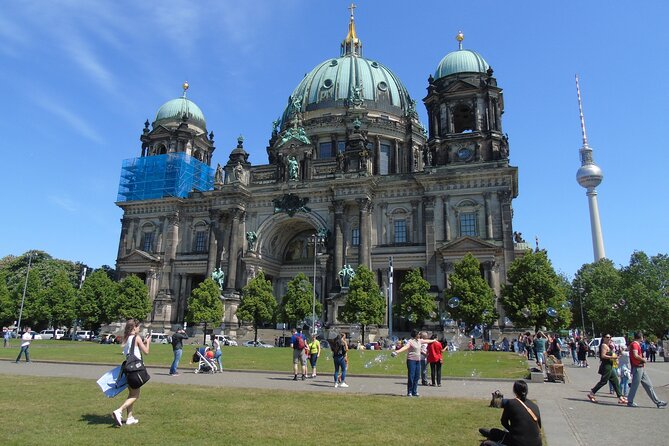 Big Bus Berlin Live Guided Panoramic Tour by Open Top Bus - Frequently Asked Questions
