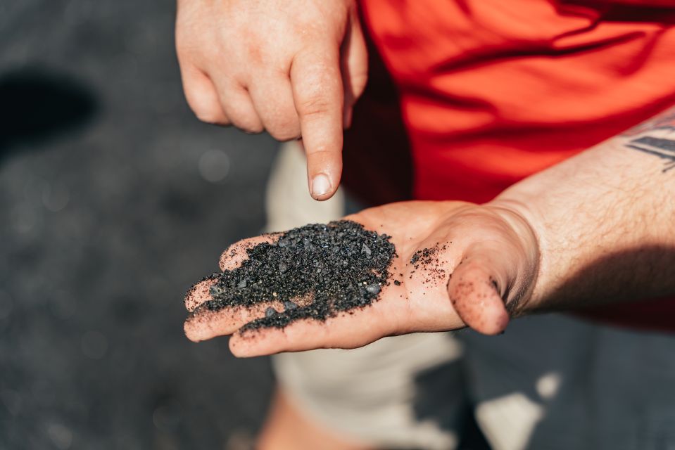 Big Island: Evening Volcano Explorer From Hilo - Visiting the Black Sand Beach