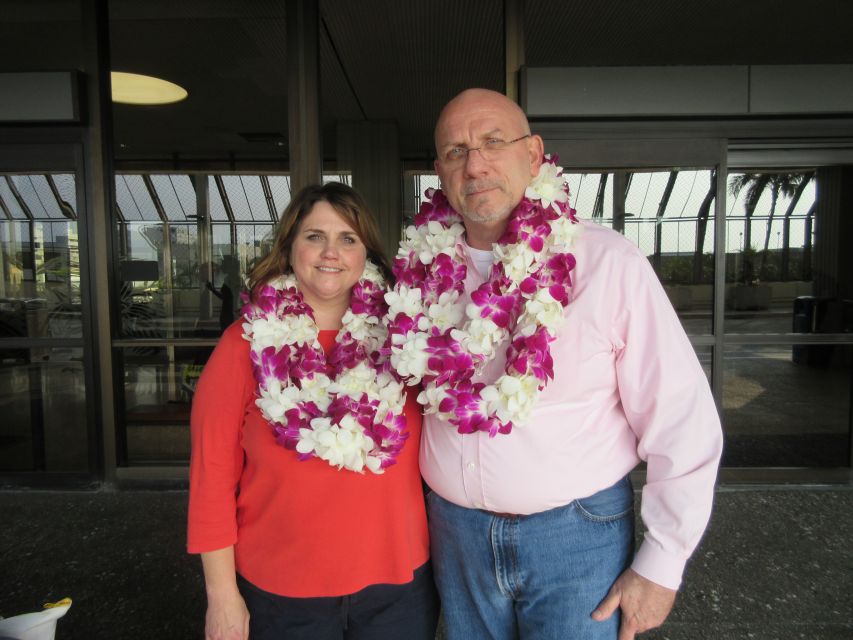 Big Island: Kona Airport Traditional Lei Greeting - Details of the Lei Greeting