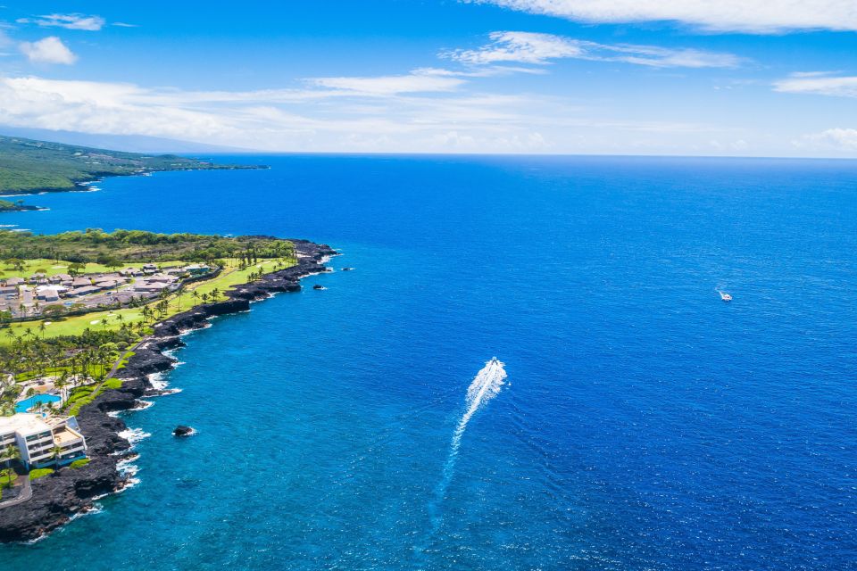 Big Island: Luxury Catamaran Trip Along the Kona Coast - Snorkeling and Wildlife Encounters