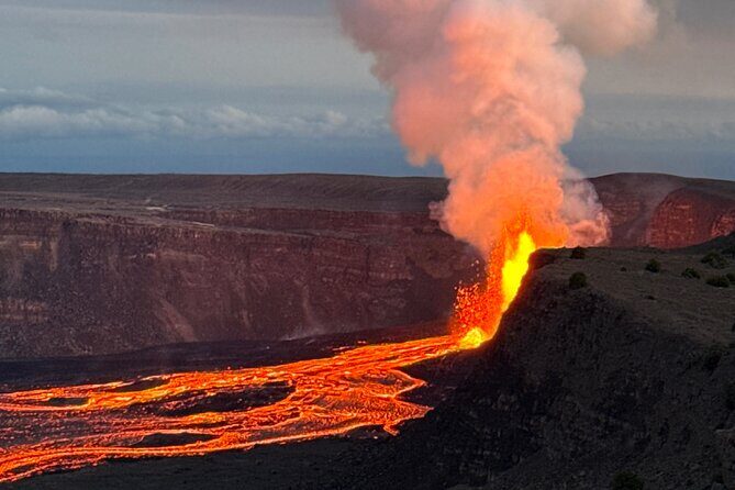 Big Island Waterfalls, Blacksand Beaches, Lava Tubes & Volcanoes - Key Points