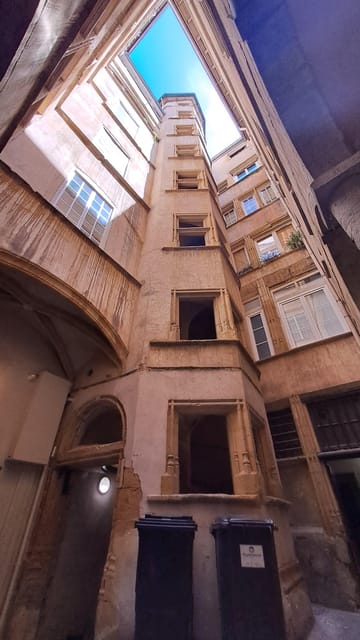 Big Traboules in Little Lyon : Private Walking Tour - Exploring Lyons History