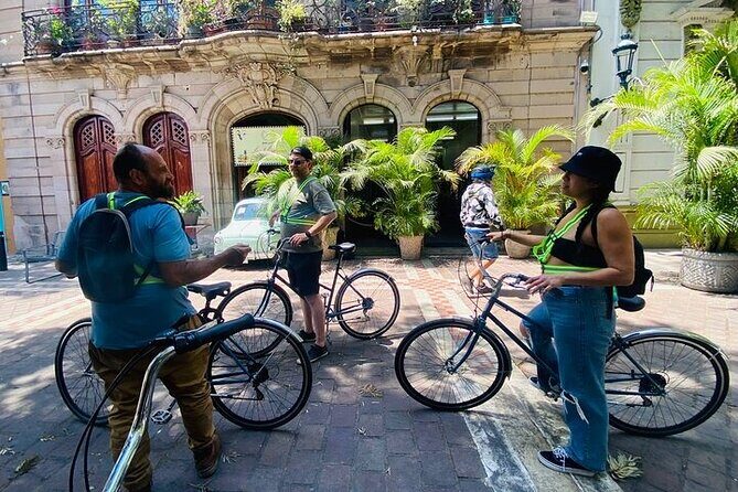 BIKE TOUR in the coolest areas of GUADALAJARA - Key Points