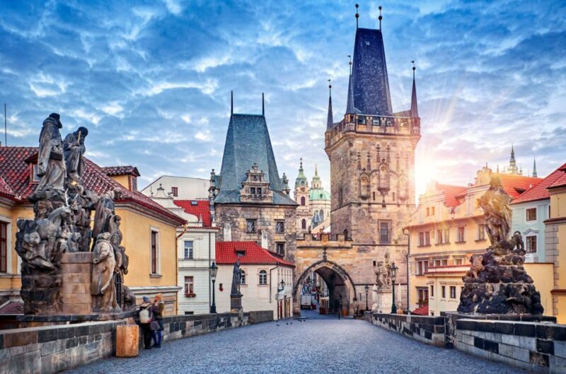 Bike Tour of Prague Old Town, Top Attractions and Nature - Bike Rental and Safety Gear